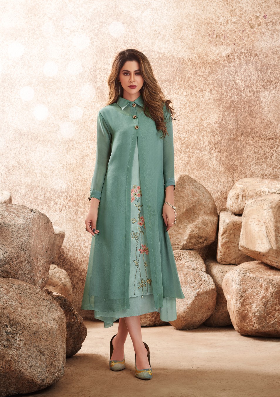 Green Silk Embroidered Kurti With Attached Shrug | VUS3010 |