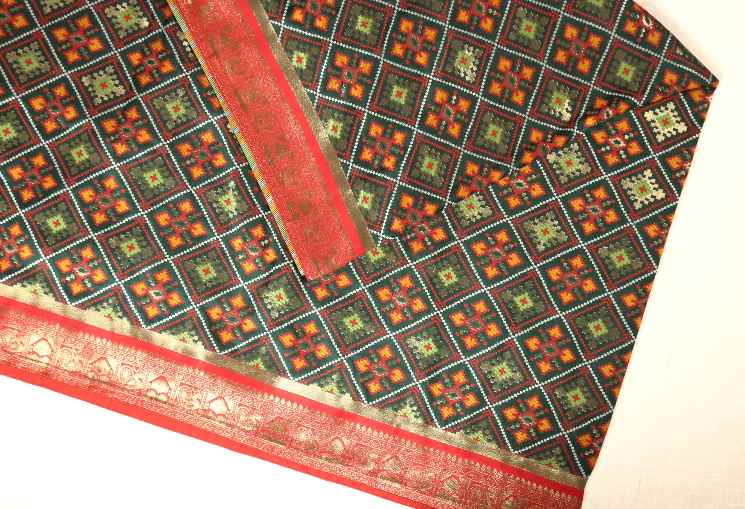 Beautiful Patola Silk Saree | Green & Red | OW0006 - Image 2
