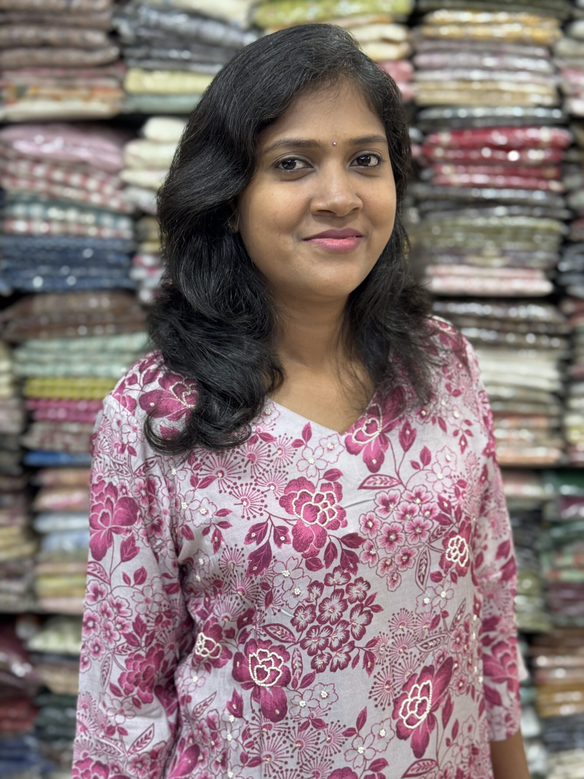 Muslin top has cotton lining decorated with sequins that you can wear for any occasion, has an elastic pant. It is suitable for both hand wash and machine wash.