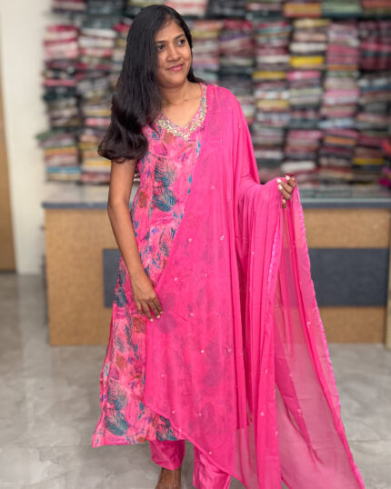 Attractive Chinnon Salwar Suits For Women's