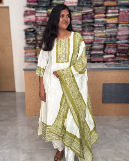 Ethnic Dola Silk Salwar Set For Women's