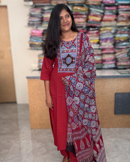 Attractive Cotton Salwar Suits For Women's