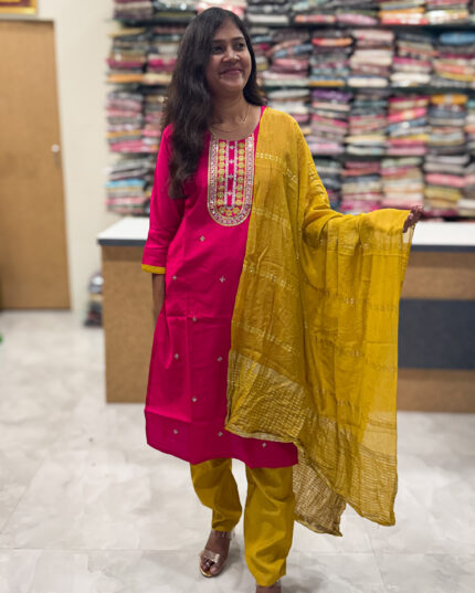 Luxurious Vatican Silk Pink Salwar Set for women