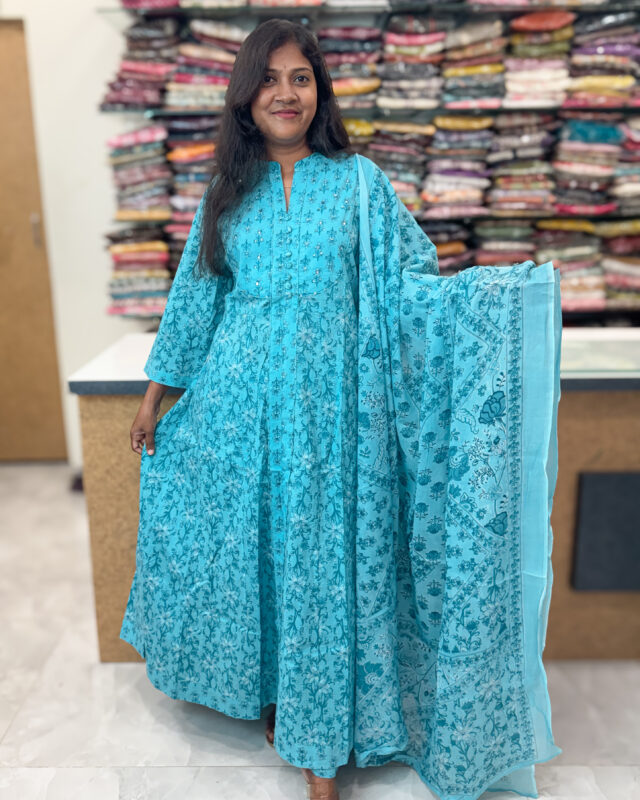 7 Expert & Powerful Tips to Choose the Right Outfit with Unique Womens Dresses | Sri Mahathe Fashions Boutique