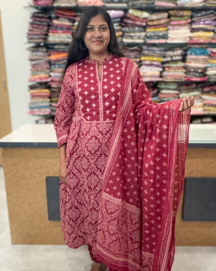 Graceful Salwar Suit with Dupatta for women